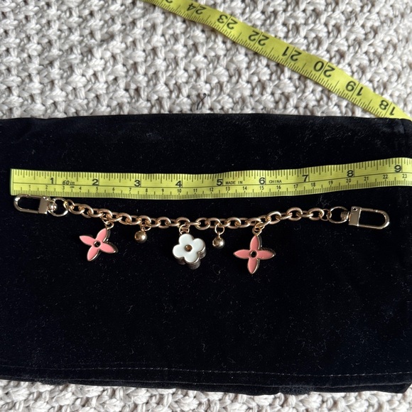 N/S Jewelry - Gold Chain Charm Brooch with Pink and White Flower Charms